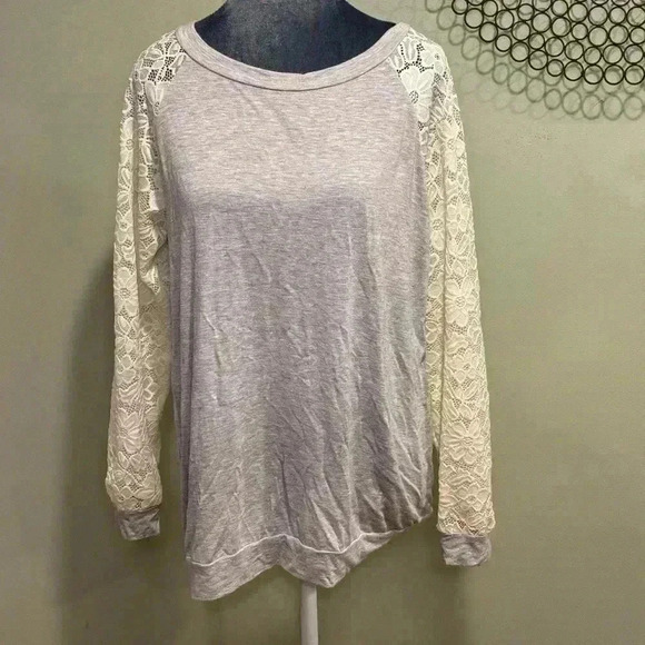 Light gray sweatshirt like top with lace accent sleeves- Size Large - Picture 1 of 7